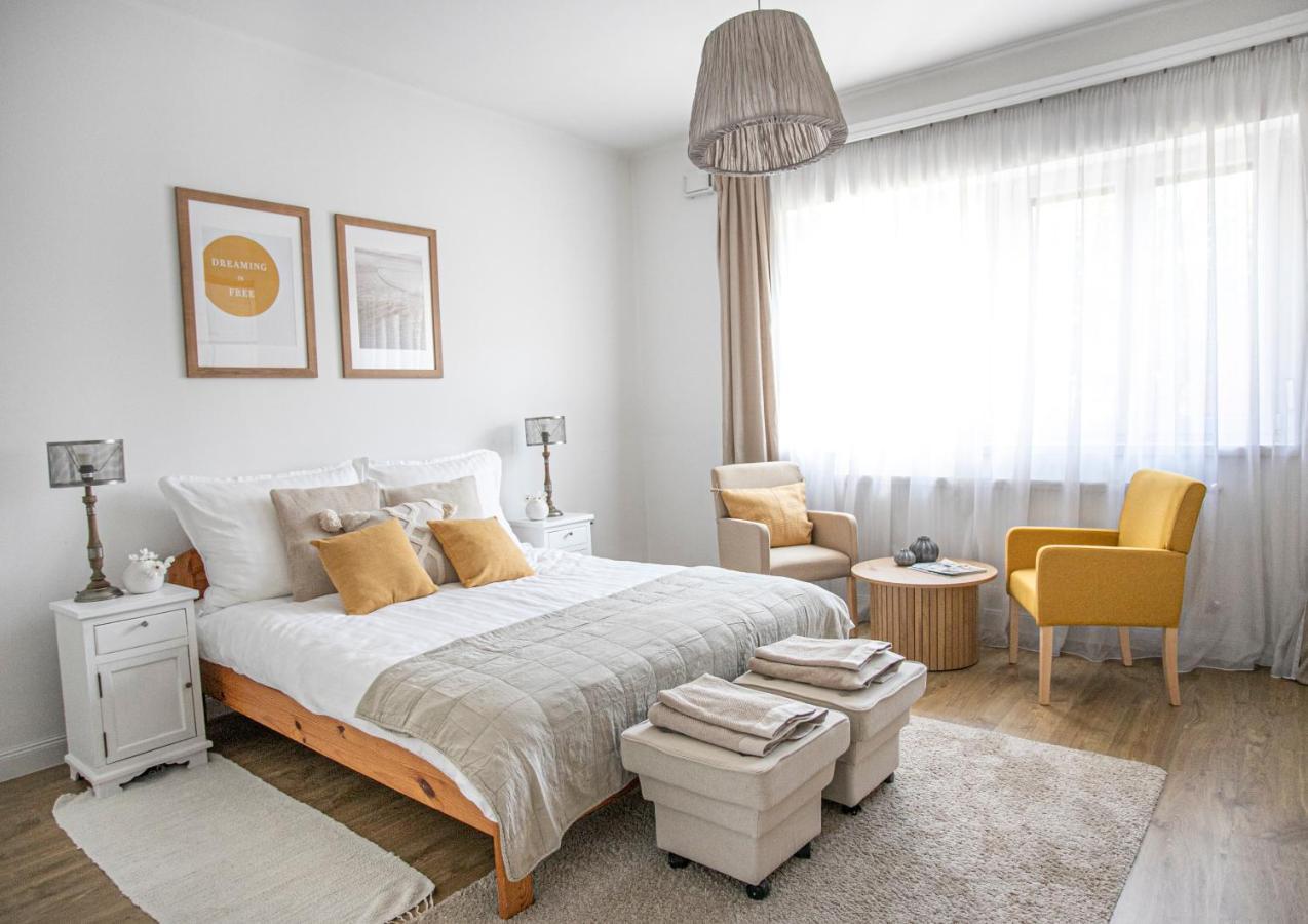 Cozy Airport Appartement Vecsés Buitenkant foto